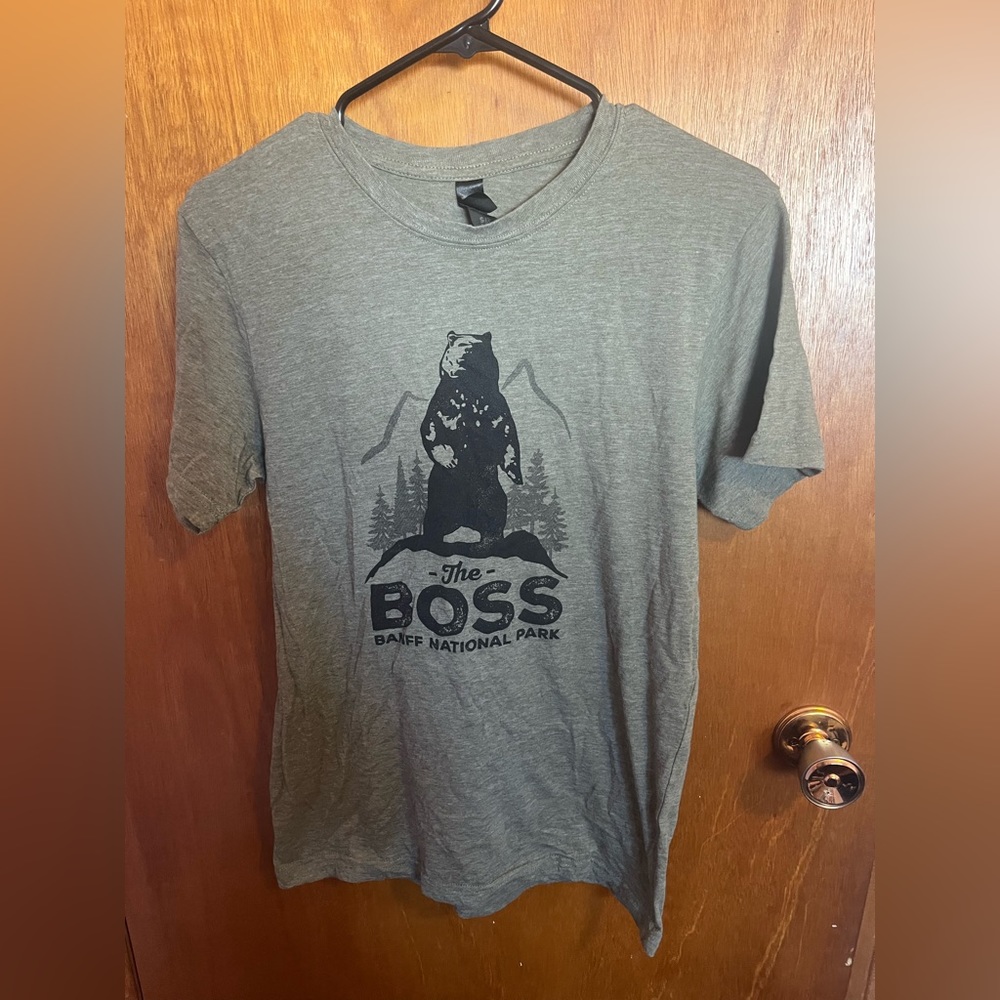 New mens T-shirt